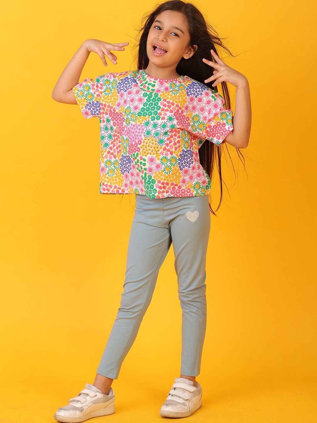 

Anthrilo Girls Floral Printed T-shirt with Leggings, White