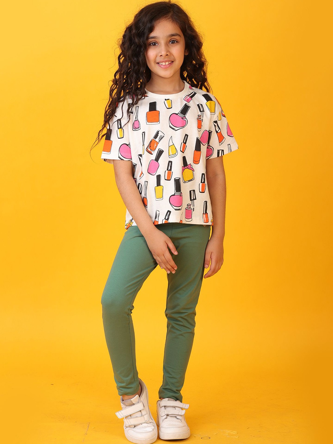 

Anthrilo Girls Round Neck T-shirt with Leggings, White