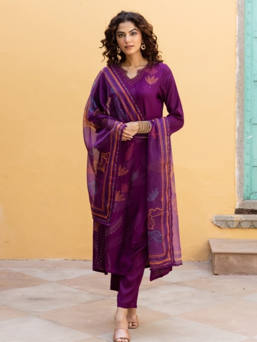 

AUTUMN LANE Women Floral Printed Regular Kurta with Trousers & With Dupatta, Purple