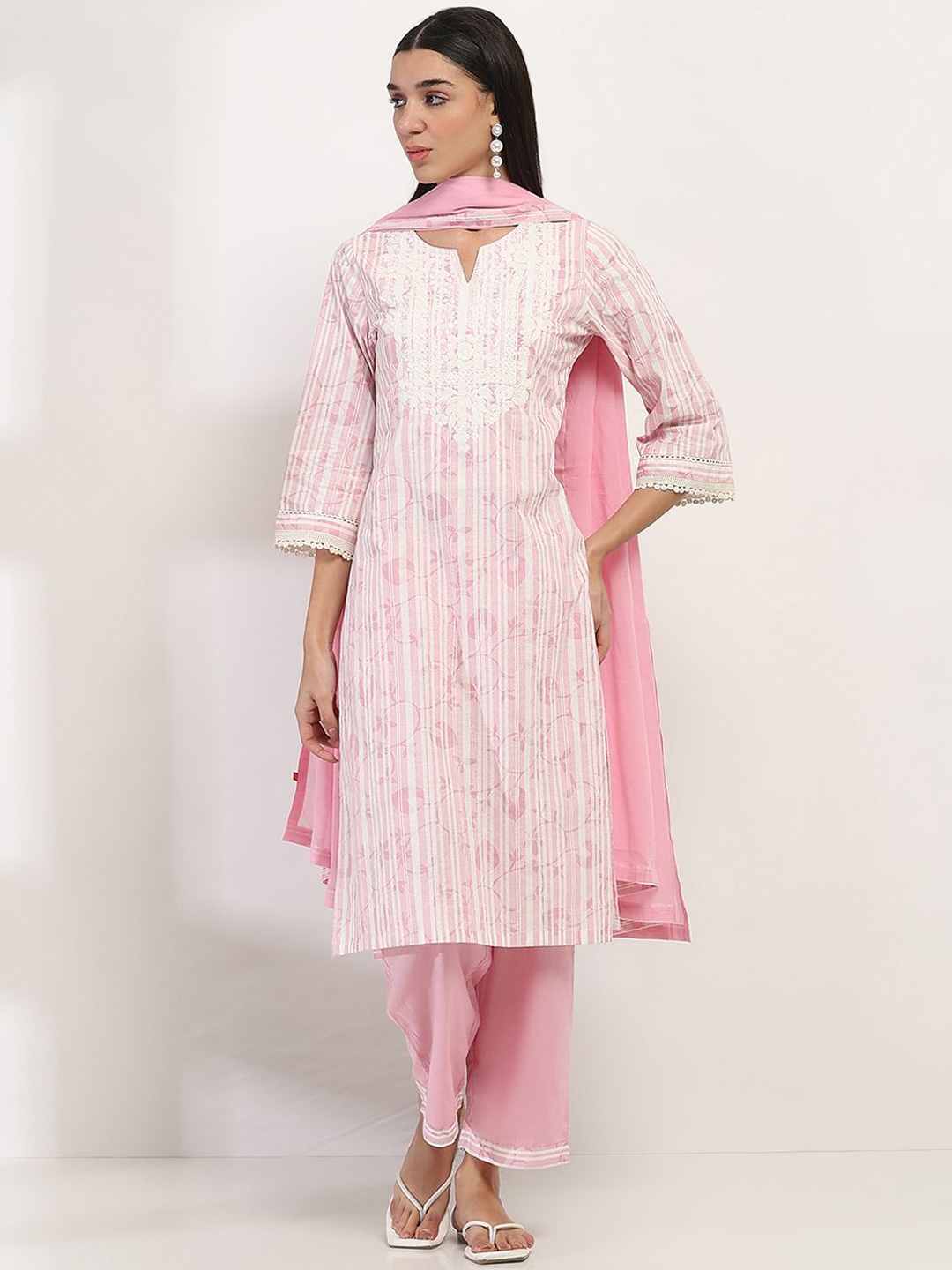 

Rangriti Women Floral Embroidered Regular Thread Work Pure Cotton Kurta with Trousers & With Dupatta, Pink