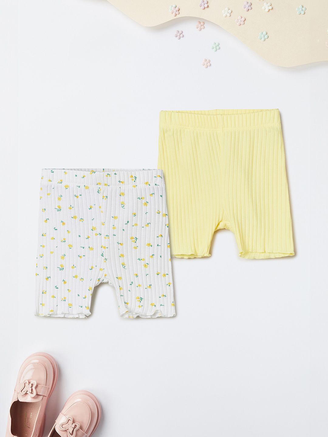 

max Girls Printed Shorts, Yellow