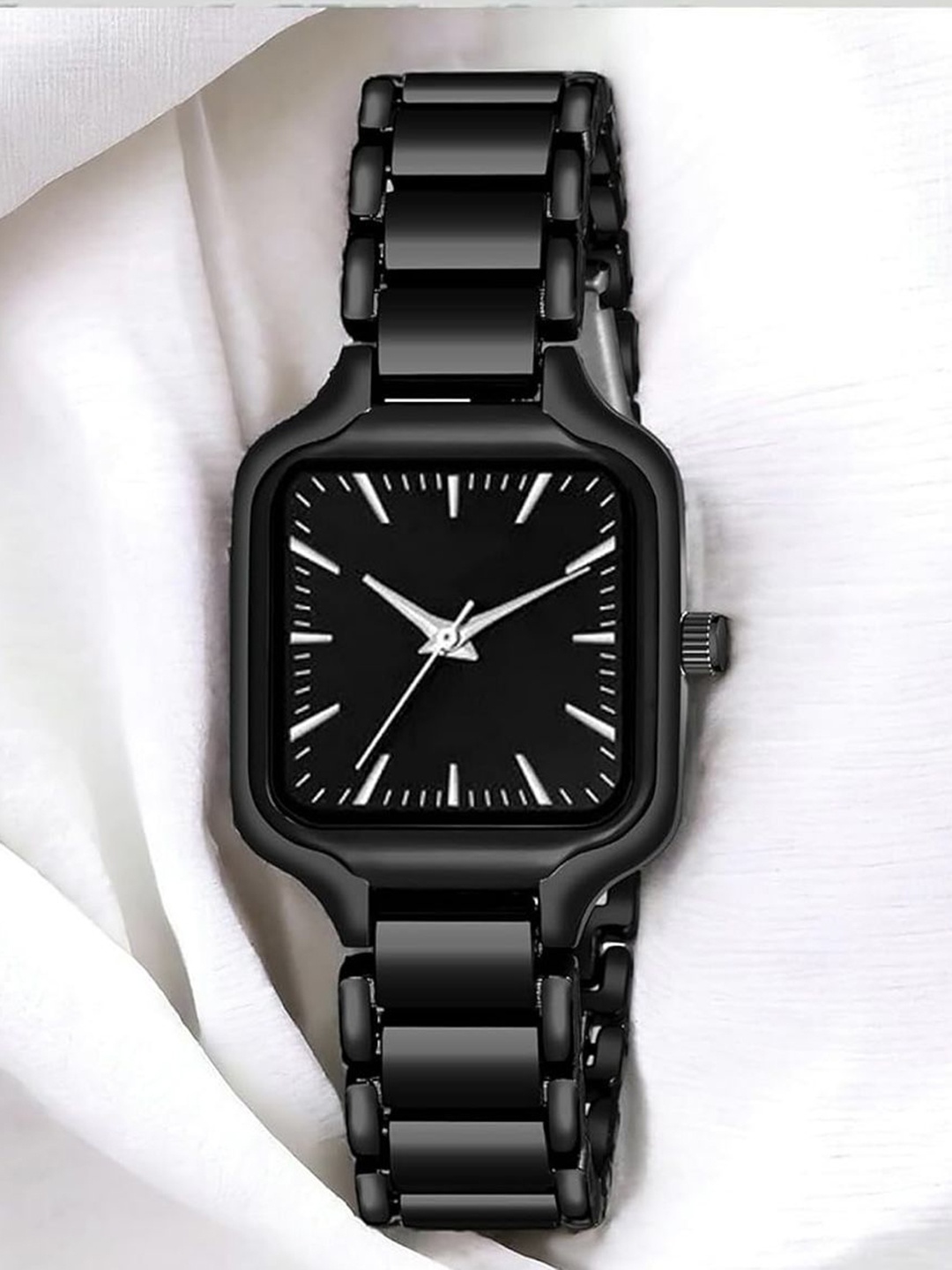

SWADESI STUFF Women Dial & Bracelet Style Straps Analogue Watch SDS 156 BLACK