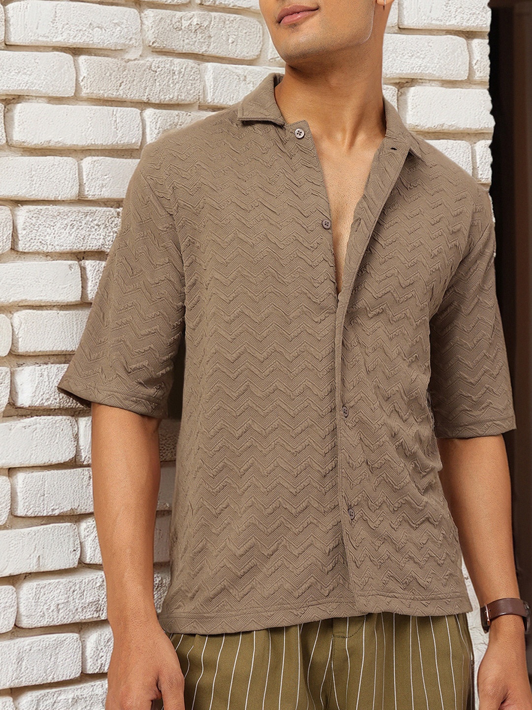 

Kook N Keech Timeless Textures Subtle Chevron Drop-Shoulder Sleeves Relaxed Shirt, Olive