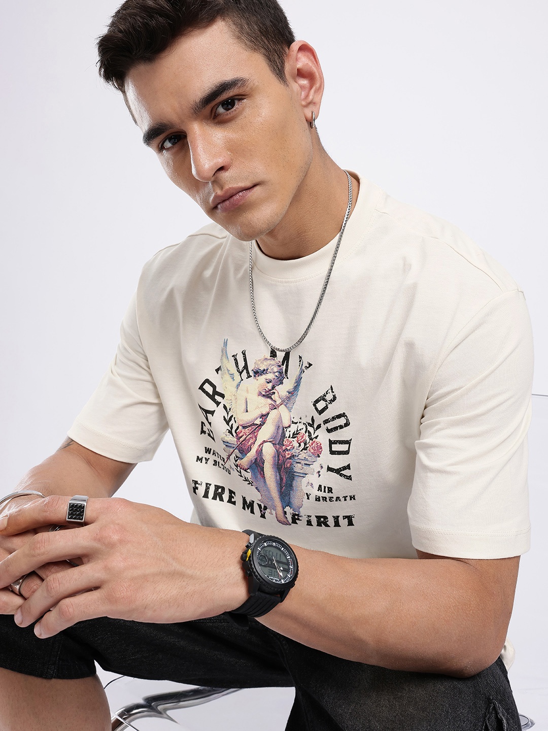 

glitchez Urban Cool Graphic Printed Relaxed Fit T-shirt, Off white