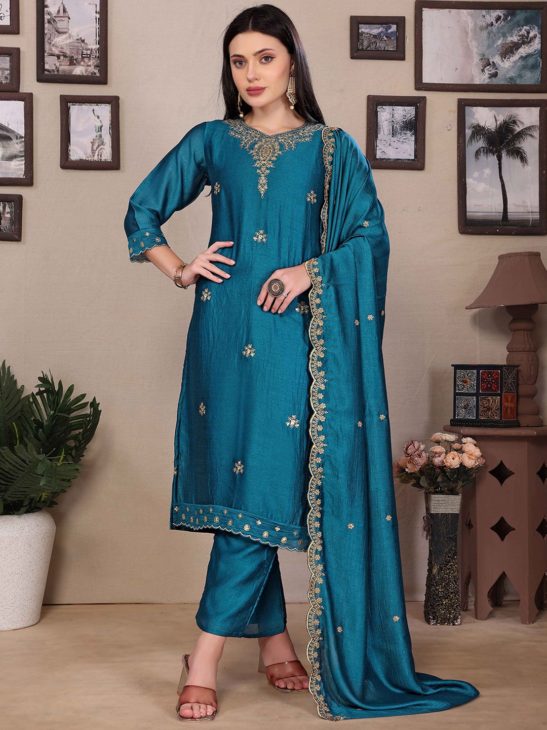 

SUNDARNAARI Women Ethnic Motifs Embroidered Regular Kurta with Trousers & With Dupatta, Blue