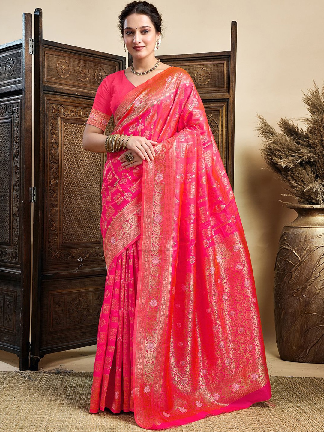 

HERE&NOW Woven Design Zari Silk Blend Banarasi Saree, Pink