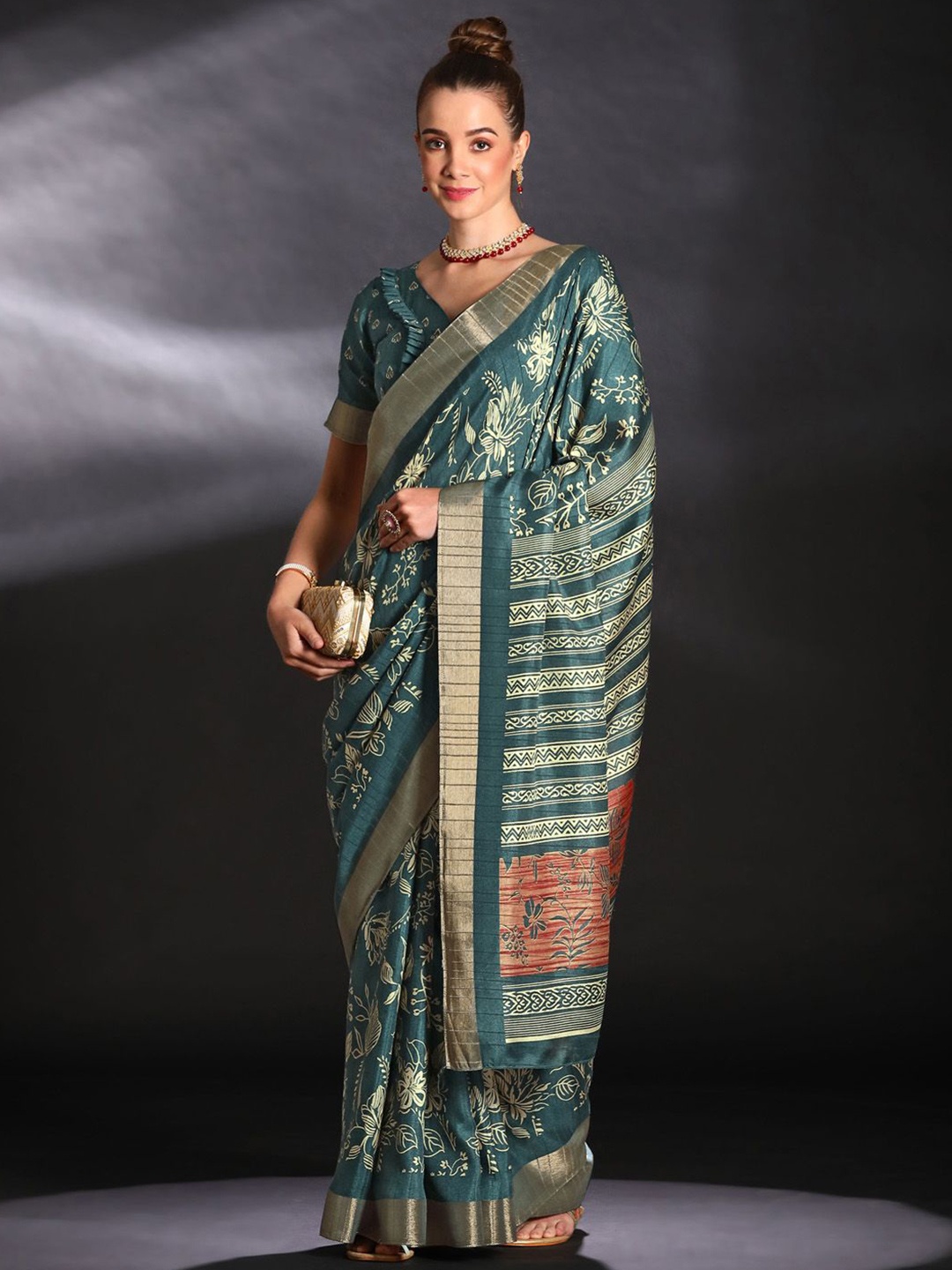 

Anouk Rustic Floral Zari Silk Blend Sungudi Saree, Teal