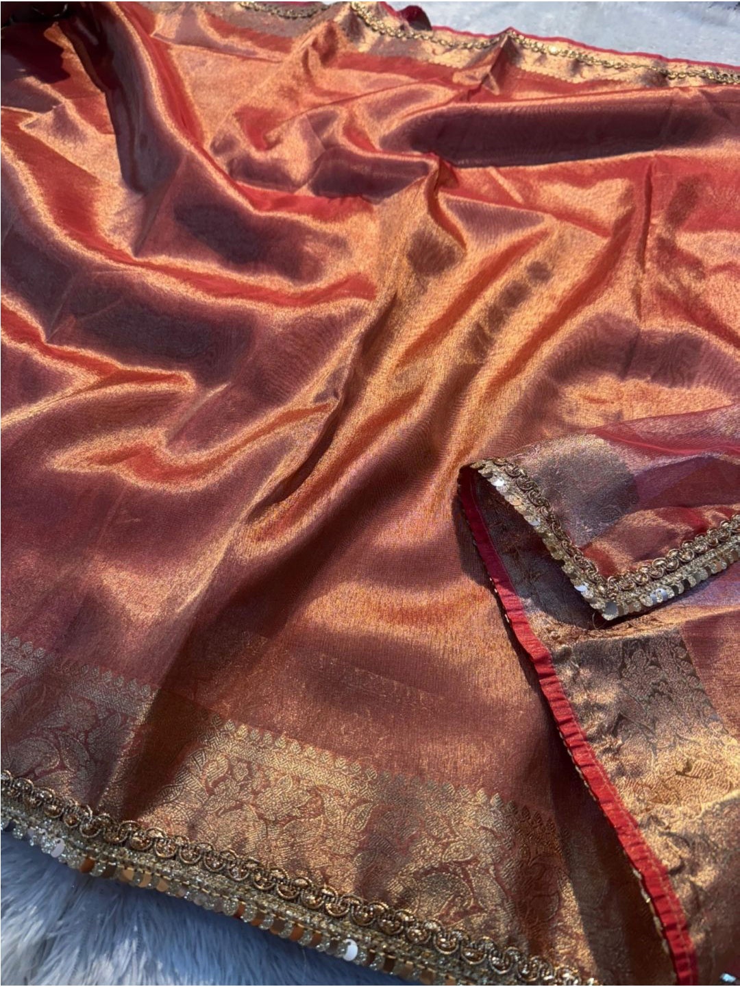 

DIVASTRI Woven Design Patchwork Tissue Banarasi Saree, Orange