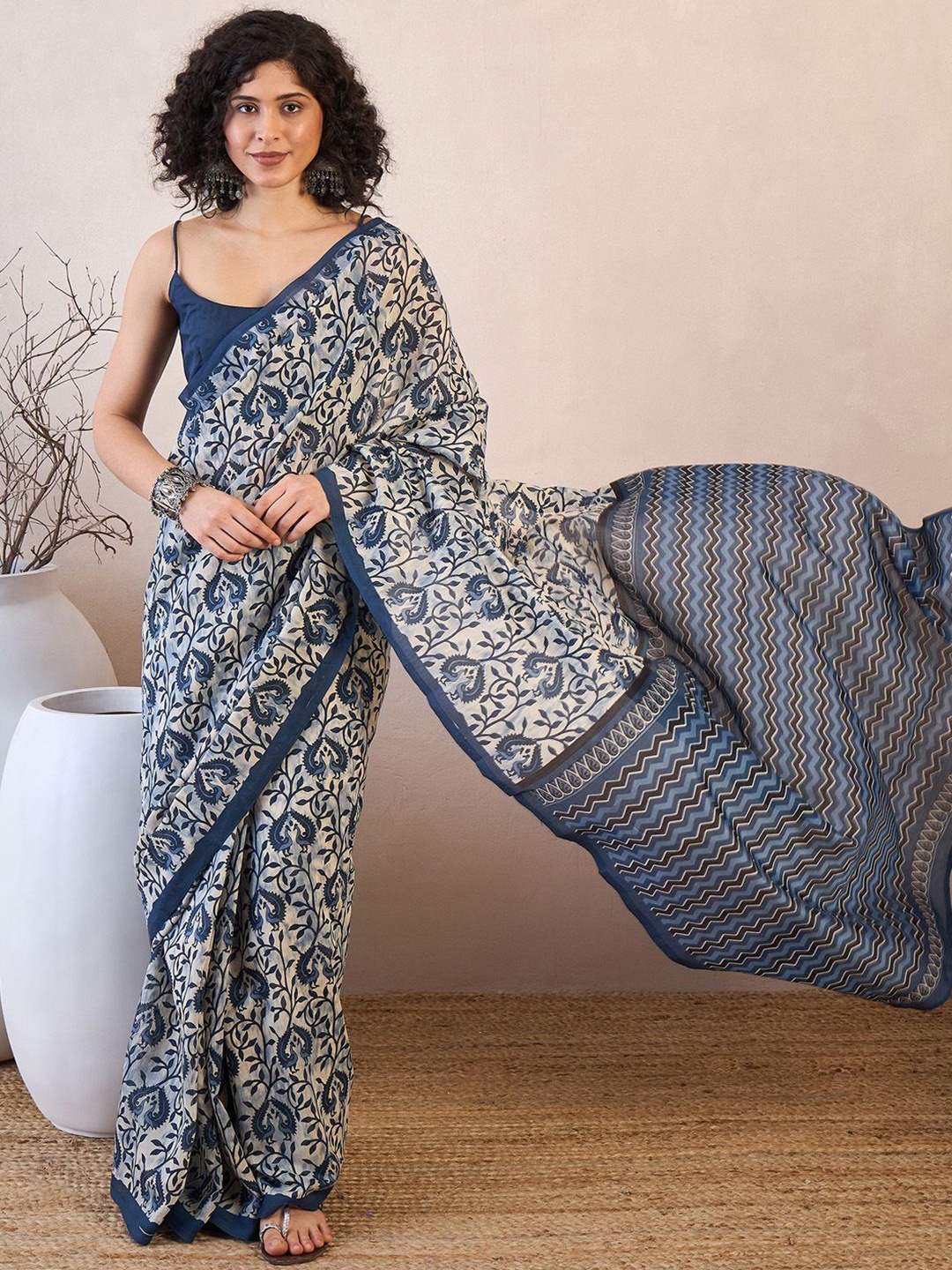 

Anouk Rustic Ethnic Motifs Silk Blend Dabu Saree, Off white