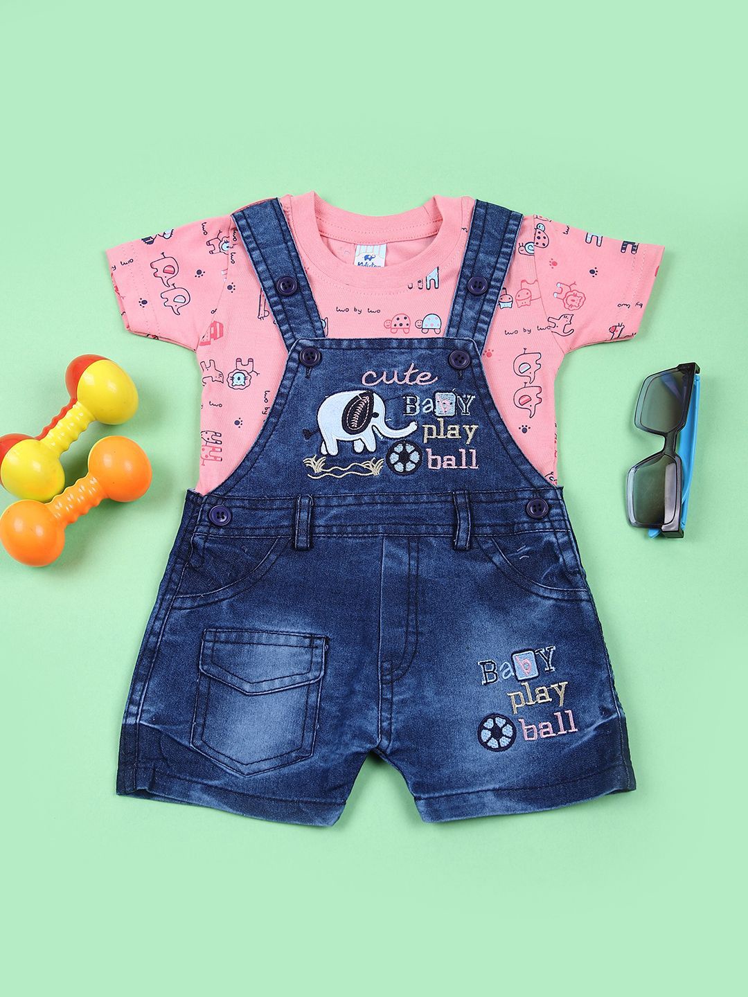 

V-Mart Infant Boys Printed Cotton Dungarees With T-Shirt, Pink