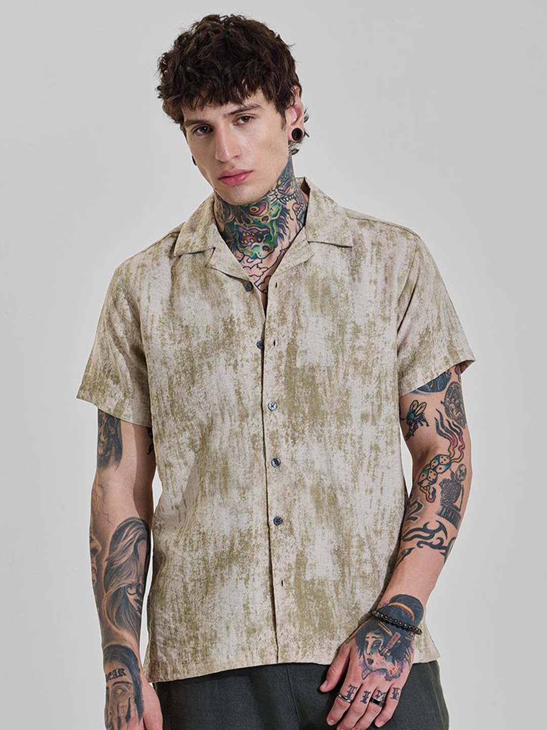 

Snitch Men Boxy Opaque Printed Casual Shirt, Olive