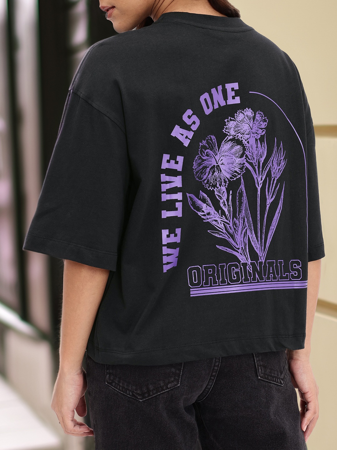 

DressBerry Simplicity With Originality Printed Relaxed T-shirt, Black