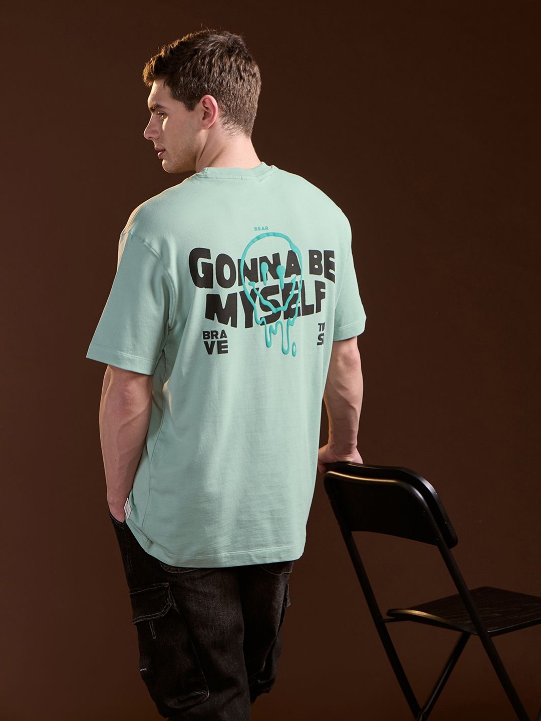 

THE BEAR HOUSE Men Typography Drop-Shoulder Sleeves T-shirt, Teal