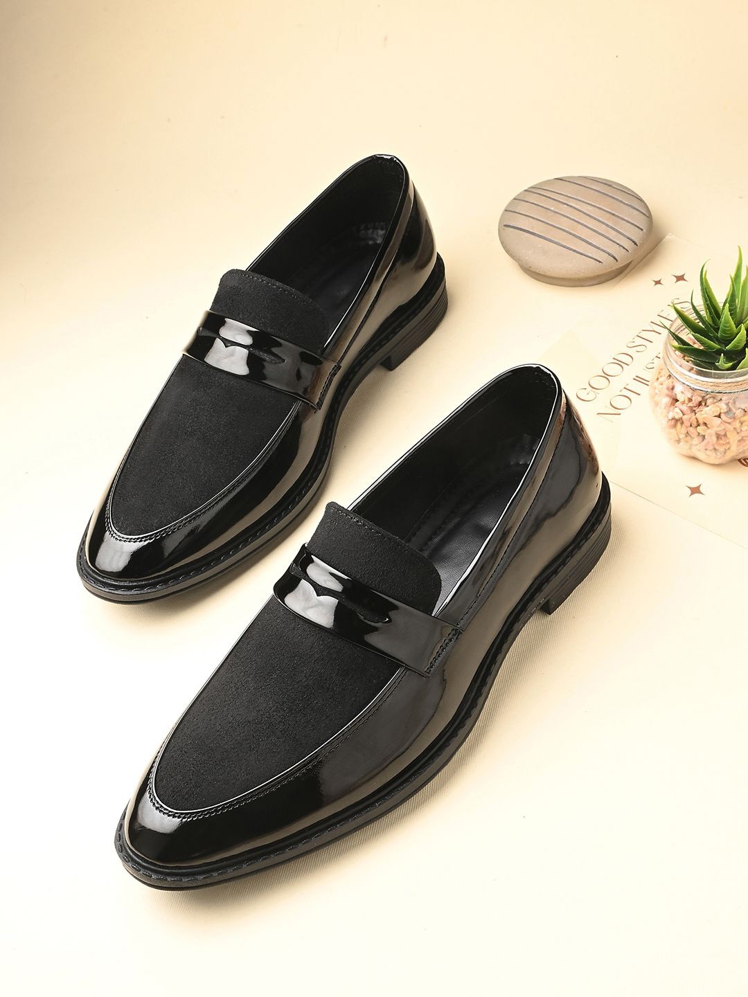 

HERE&NOW Men Round Toe Formal Slip On Shoes, Black
