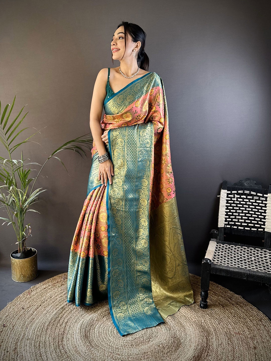

NIWAA Woven Design Zari Tissue Kanjeevaram Saree, Peach