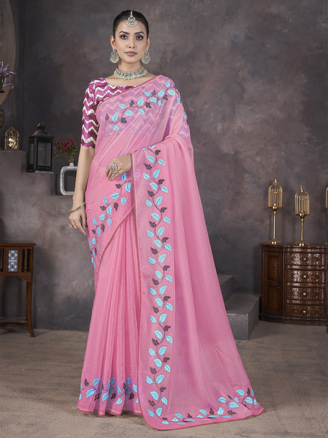

DIVASTRI Embroidered Poly Georgette Saree, Pink