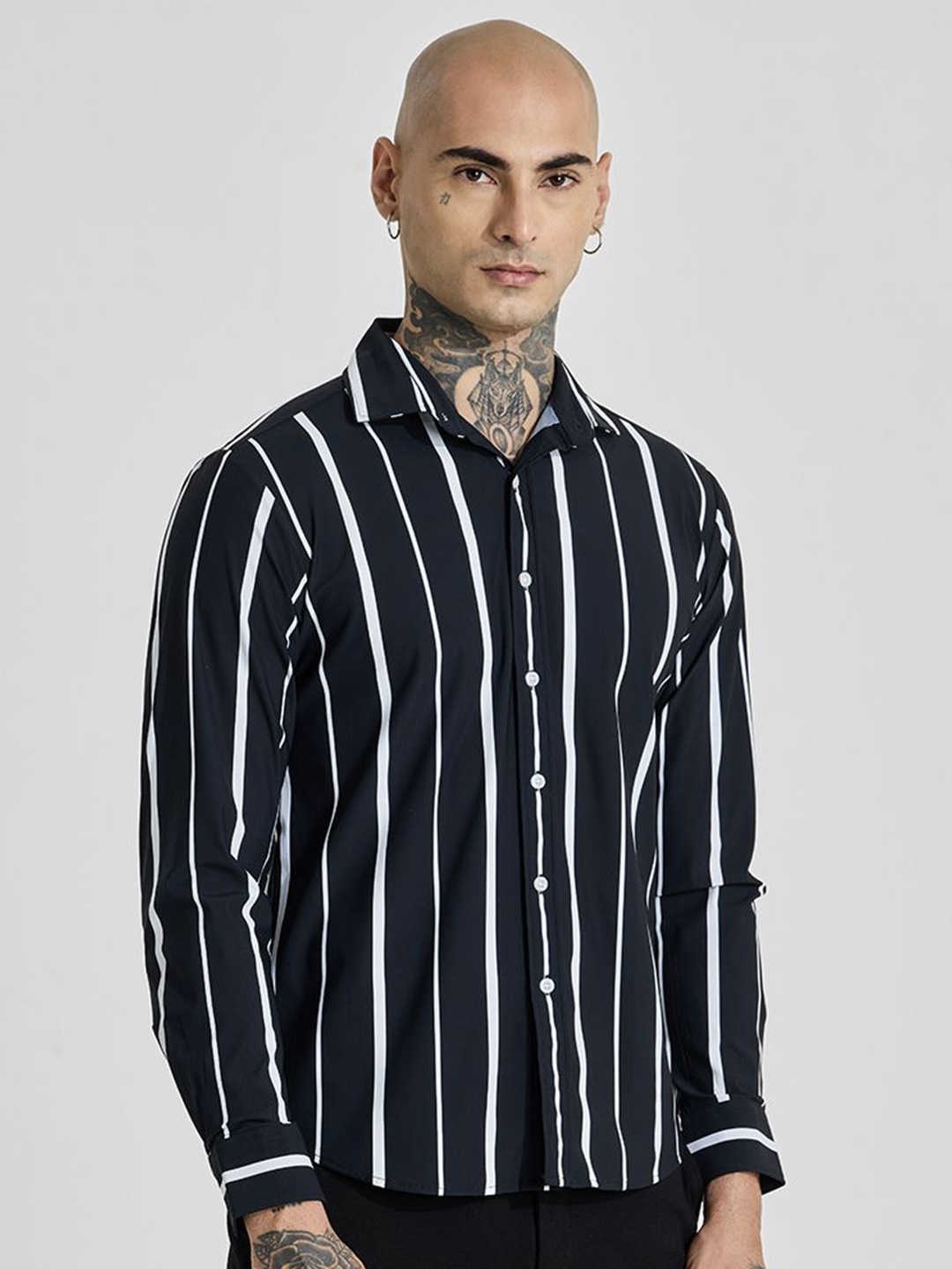 

Snitch Men Slim Fit Opaque Printed Casual Shirt, Black