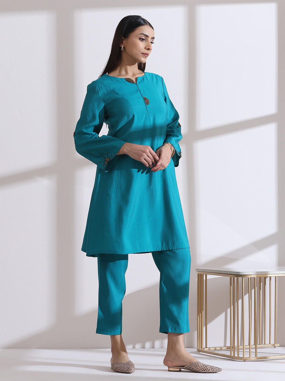 

Swtantra Women Embroidered Regular Sequinned Kurta with Trousers, Blue