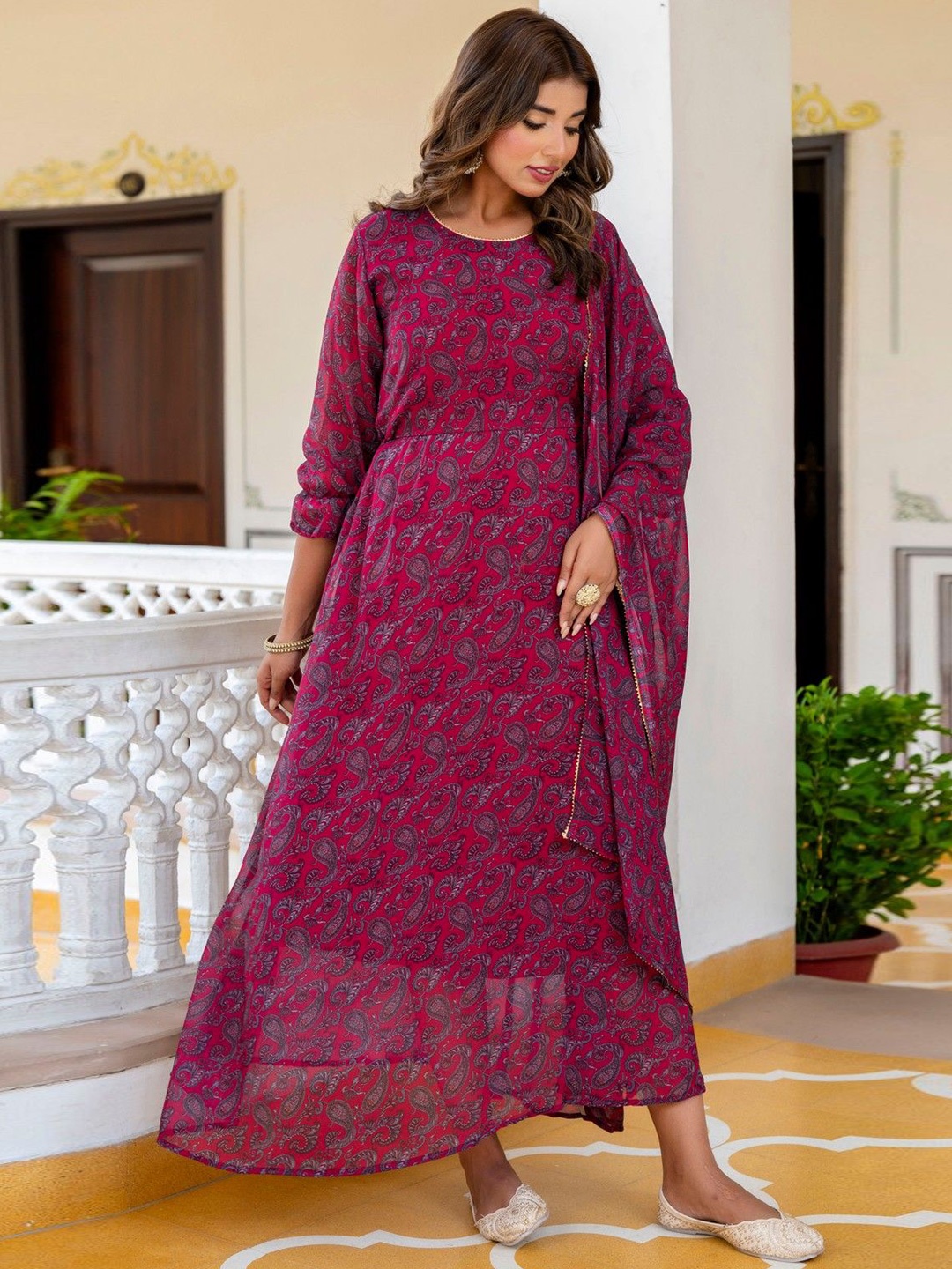 

LookMark Printed Fit & Flare Maxi Ethnic Dresses With Dupatta, Pink