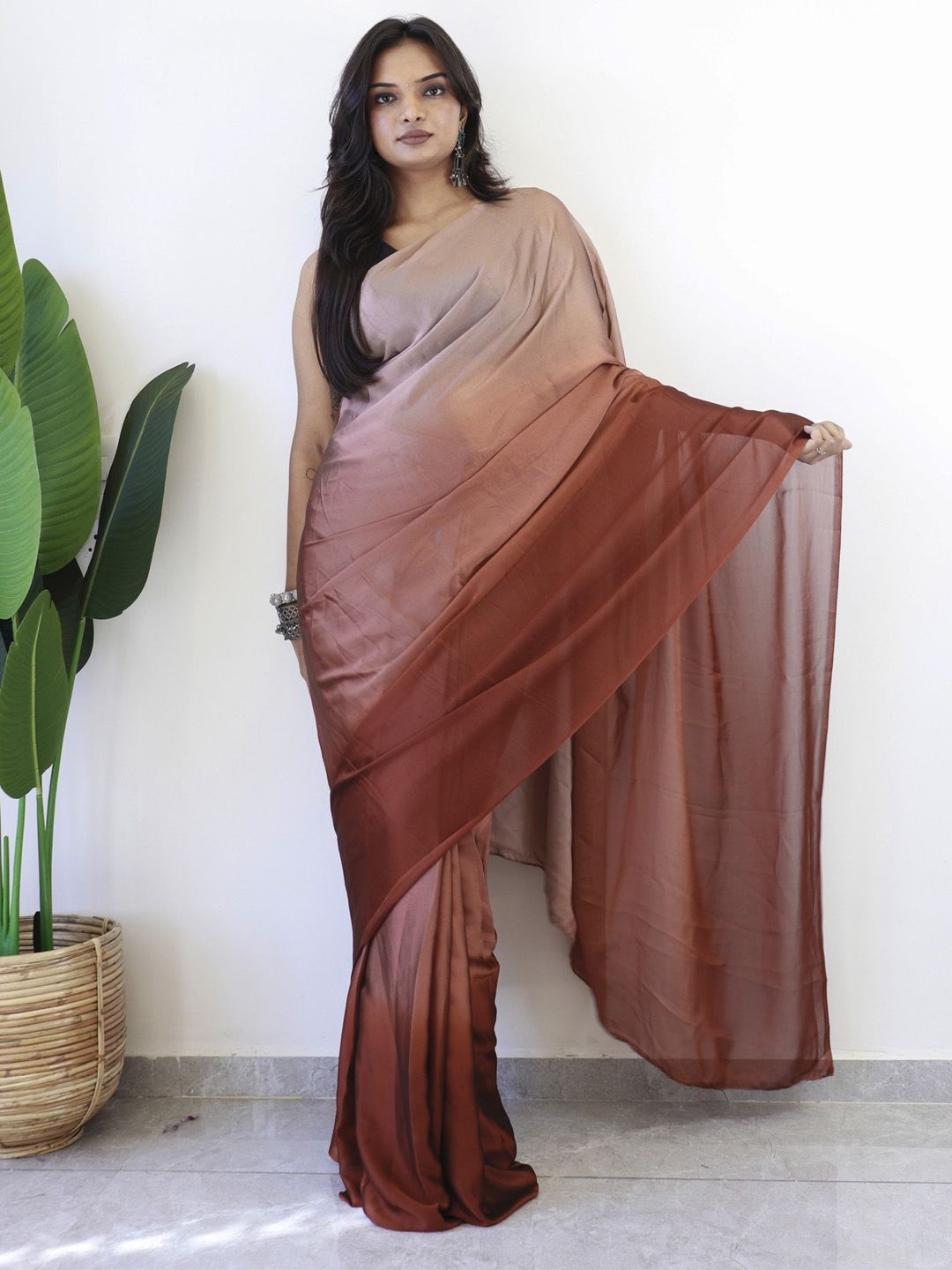 

Mitera Ombre Poly Georgette Ready to Wear Saree, Brown