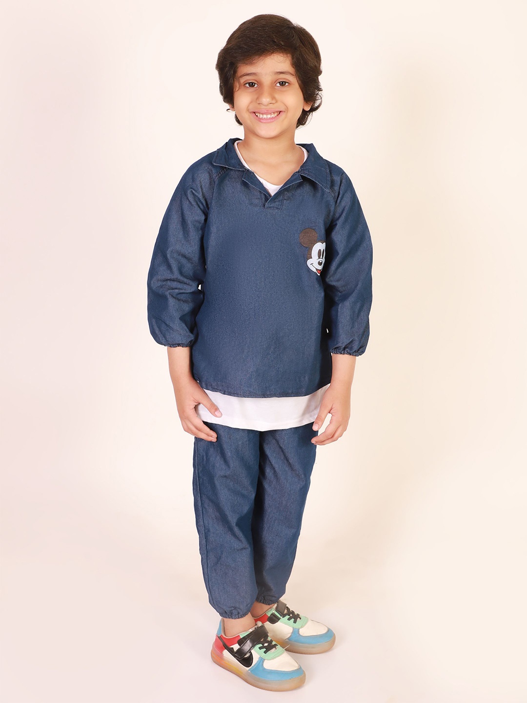 

MAYNEISHA Kids Printed Round Neck T-shirt And Joggers With Jacket, Blue