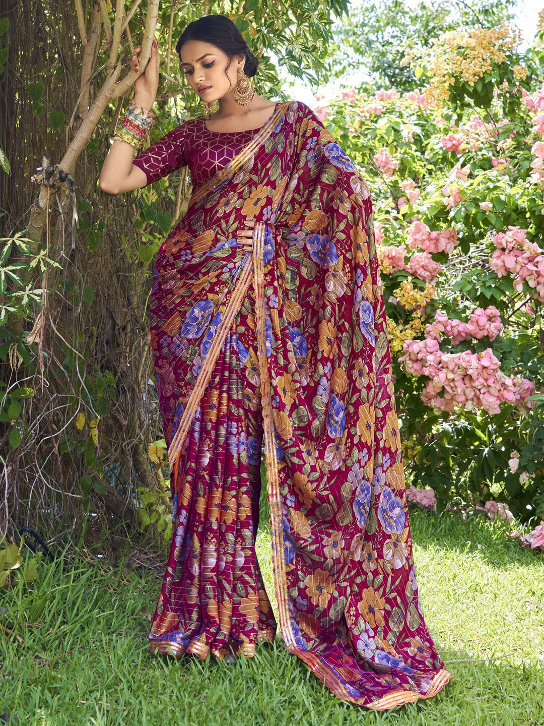 

Anouk Rustic Floral Sequinned Pure Chiffon Saree, Magenta