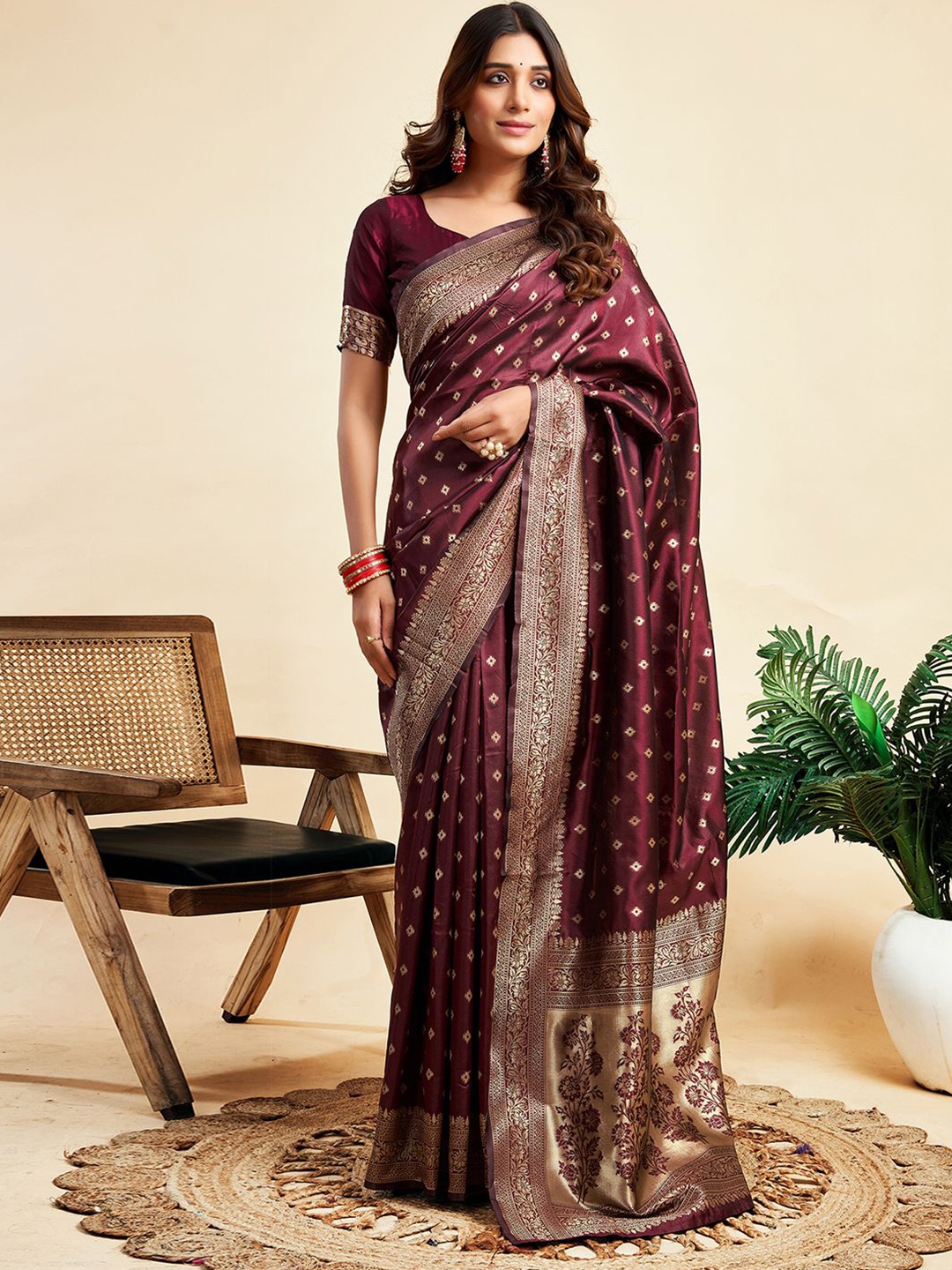 

HERE&NOW Woven Design Zari Silk Blend Banarasi Saree, Brown