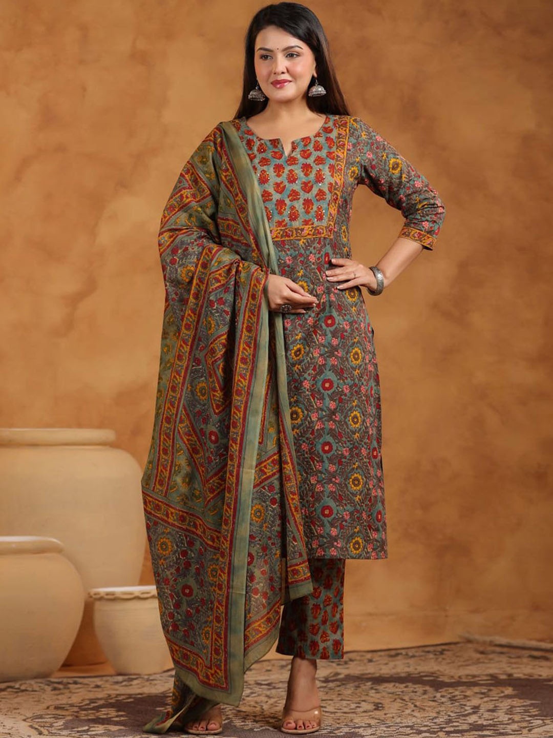 

Meena Bazaar Women Ethnic Motifs Printed Regular Kurta with Trousers & With Dupatta, Grey melange