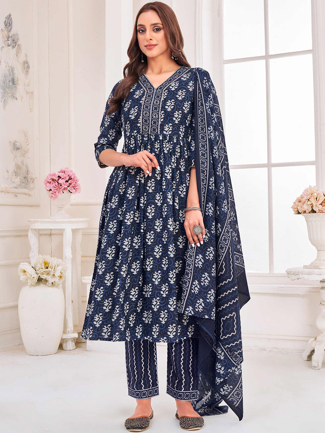 

MOJILAA Floral Printed Sequinned V-Neck A-Line Kurta With Trousers And Dupatta, Blue