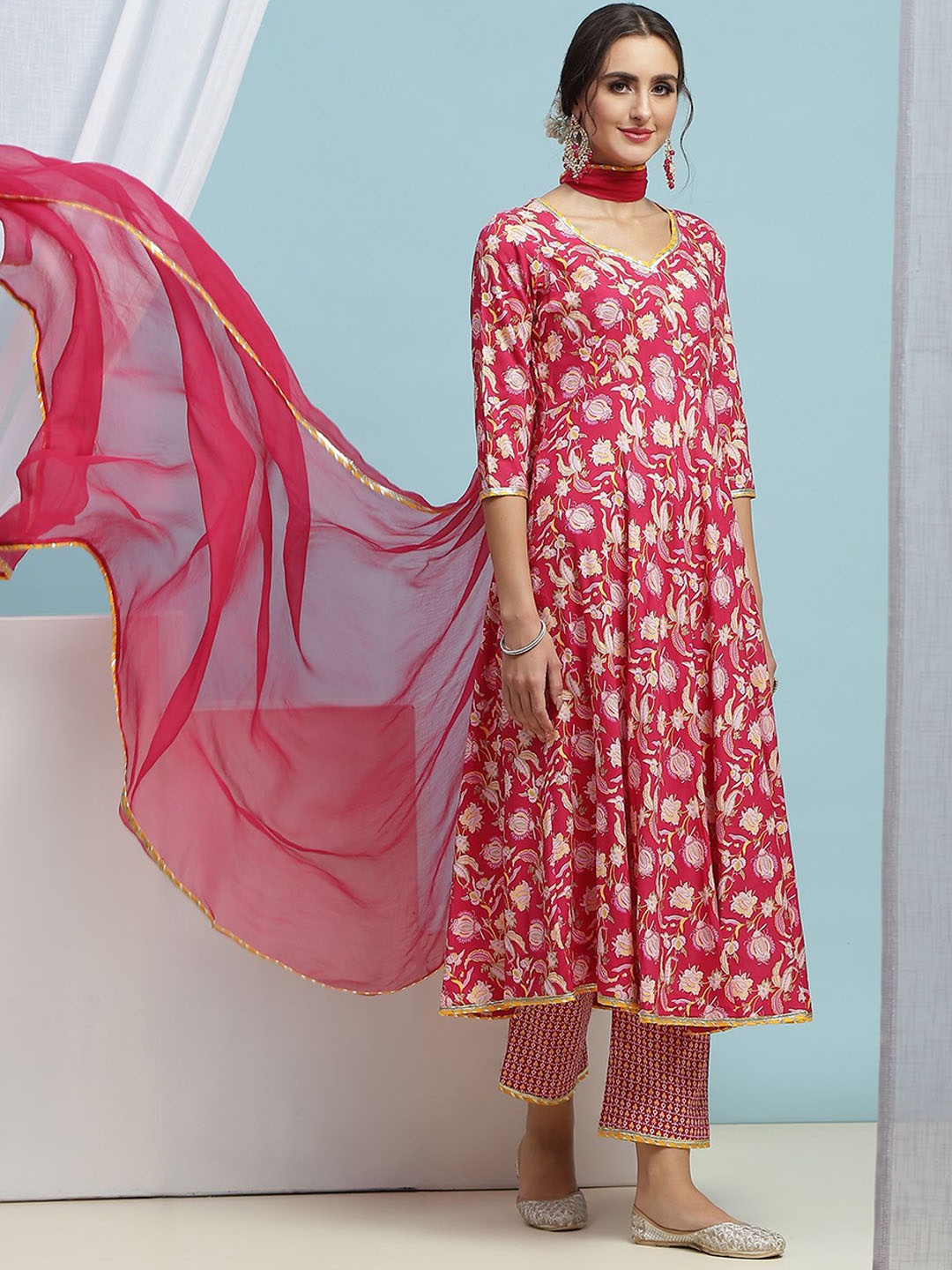 

Khushal K Women Floral Printed Regular Kurta with Palazzos & With Dupatta, Pink