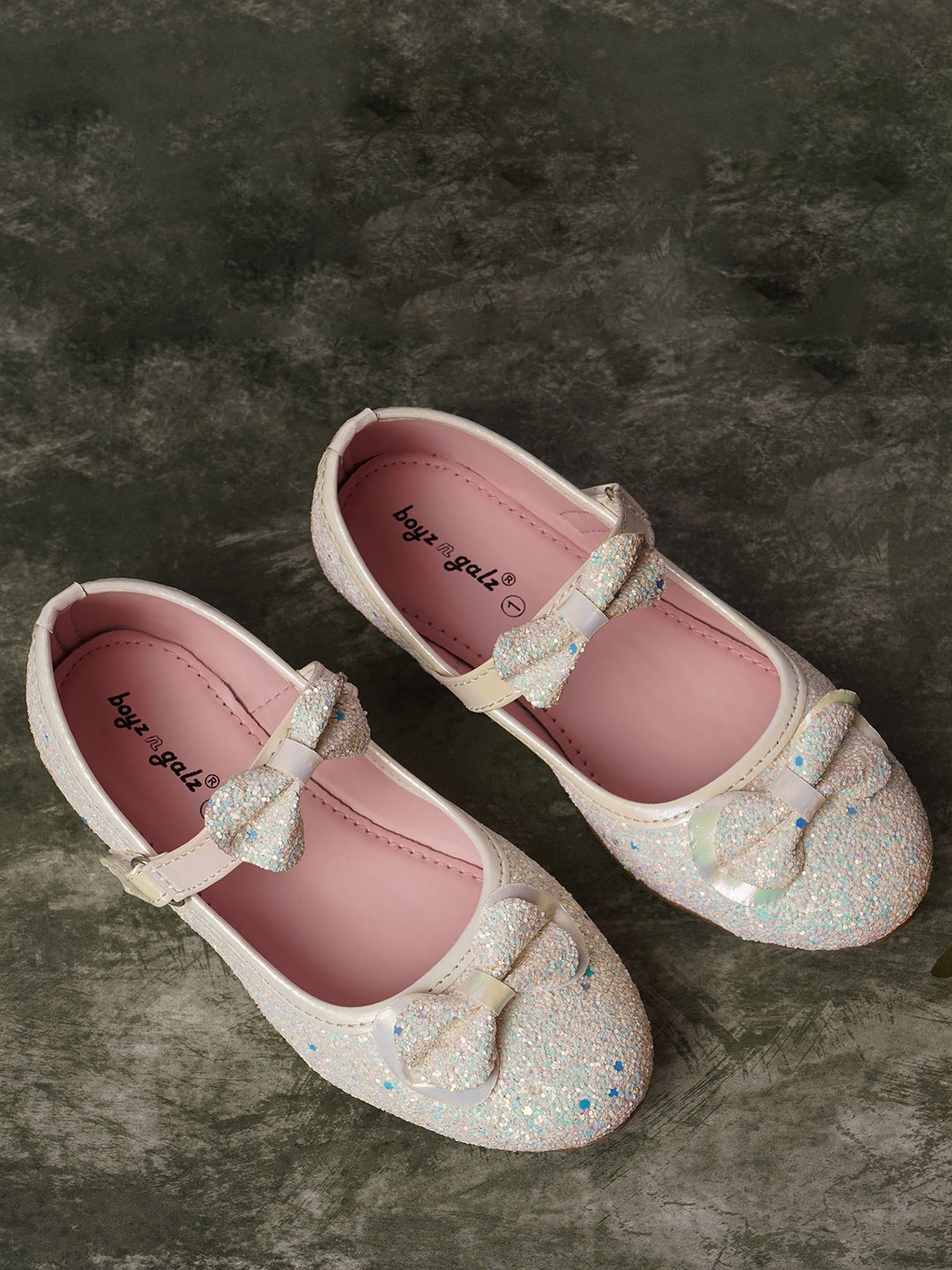 

BOYZ N GALZ Girls Embellished Party Ballerinas with Bows Flats, White