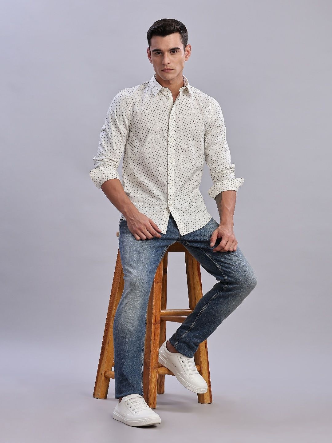 

Tommy Hilfiger Men Slim Fit Opaque Printed Casual Shirt, White