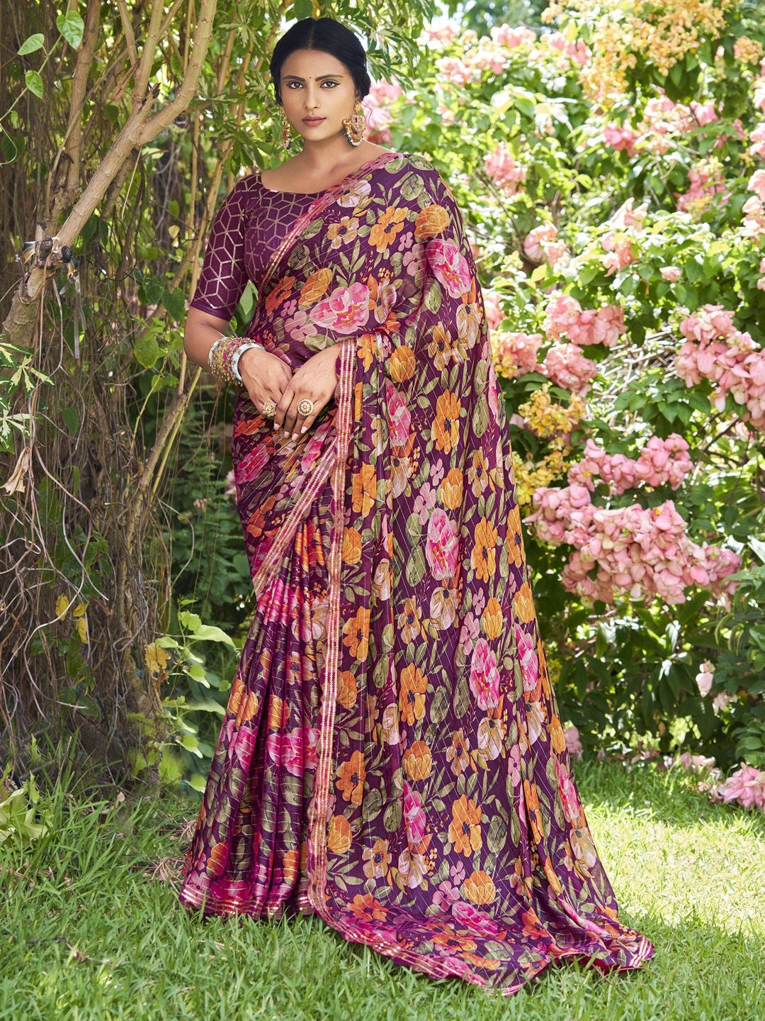 

Mitera Floral Sequinned Pure Chiffon Saree, Burgundy