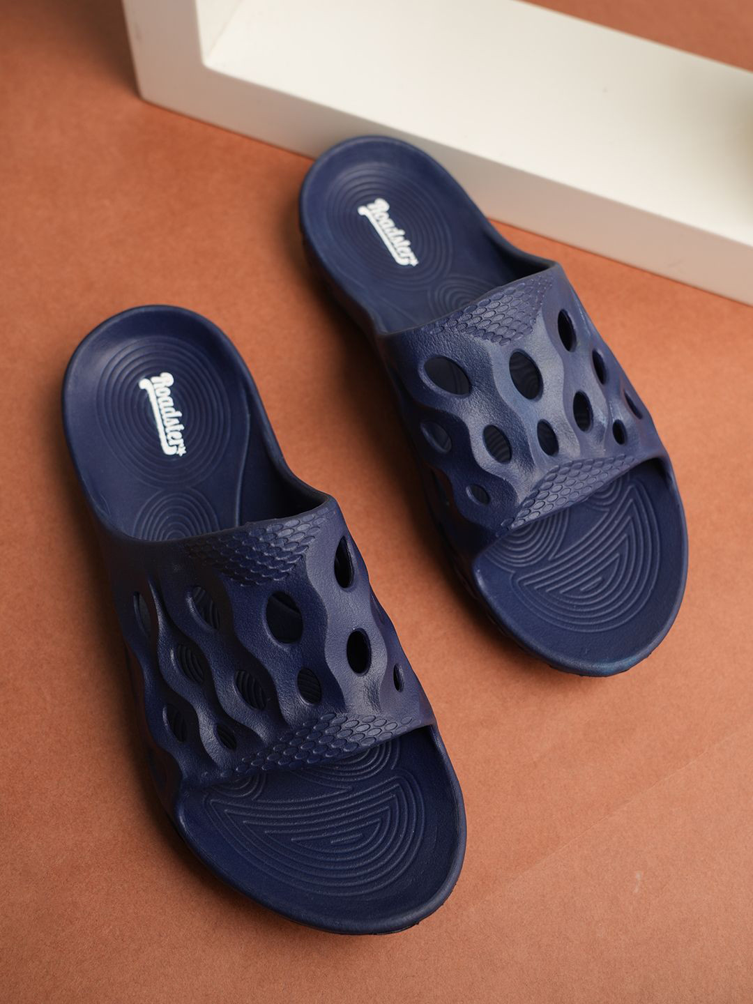 

The Roadster Lifestyle Co Men Casual Sliders, Navy blue