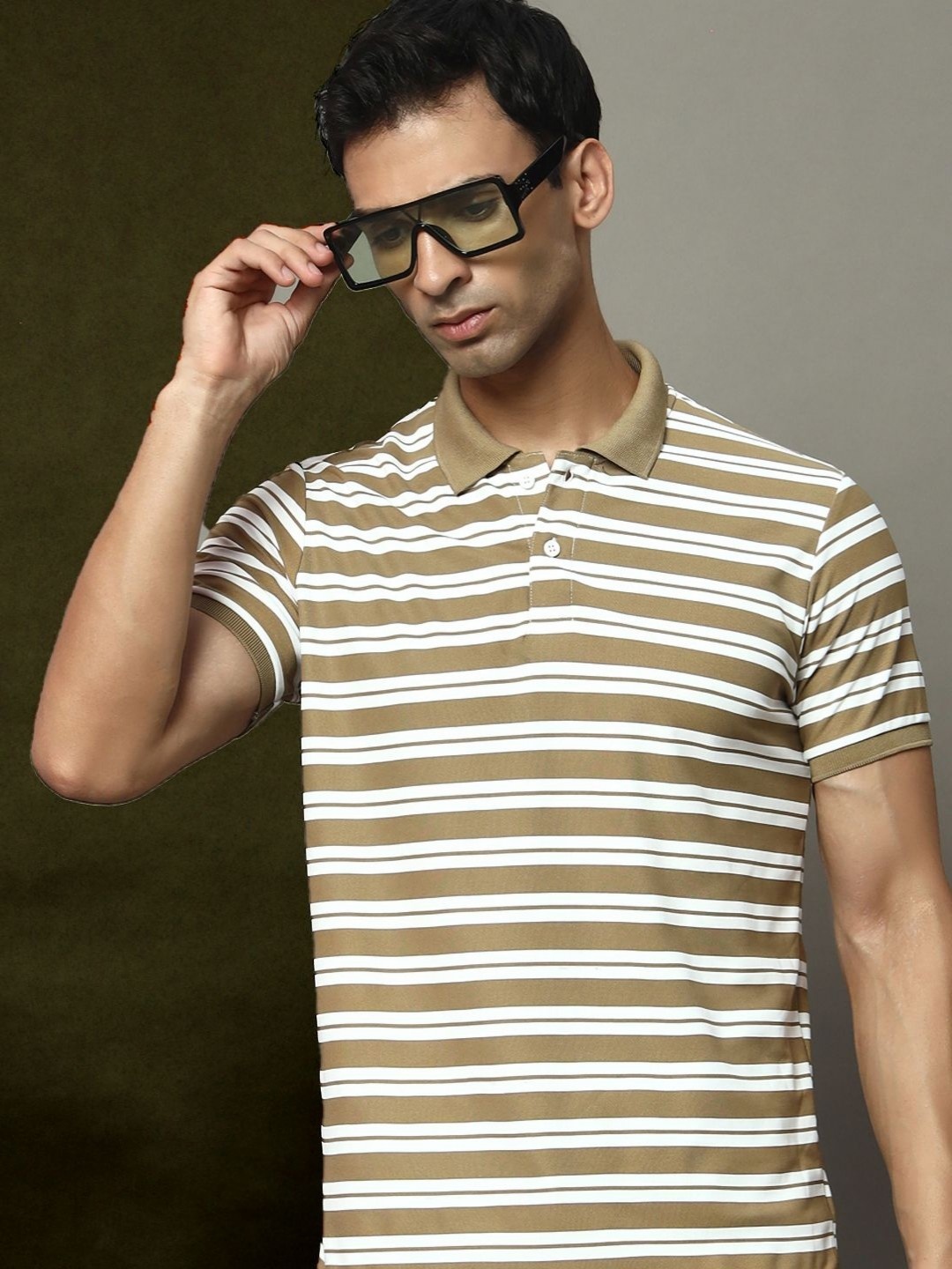 

OGEN Men Striped Polo Collar Pockets T-shirt, Brown