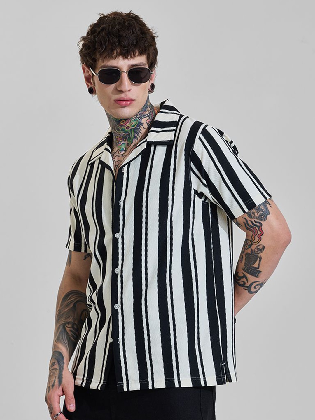 

Snitch Men Boxy Multi Stripes Opaque Striped Casual Shirt, Black