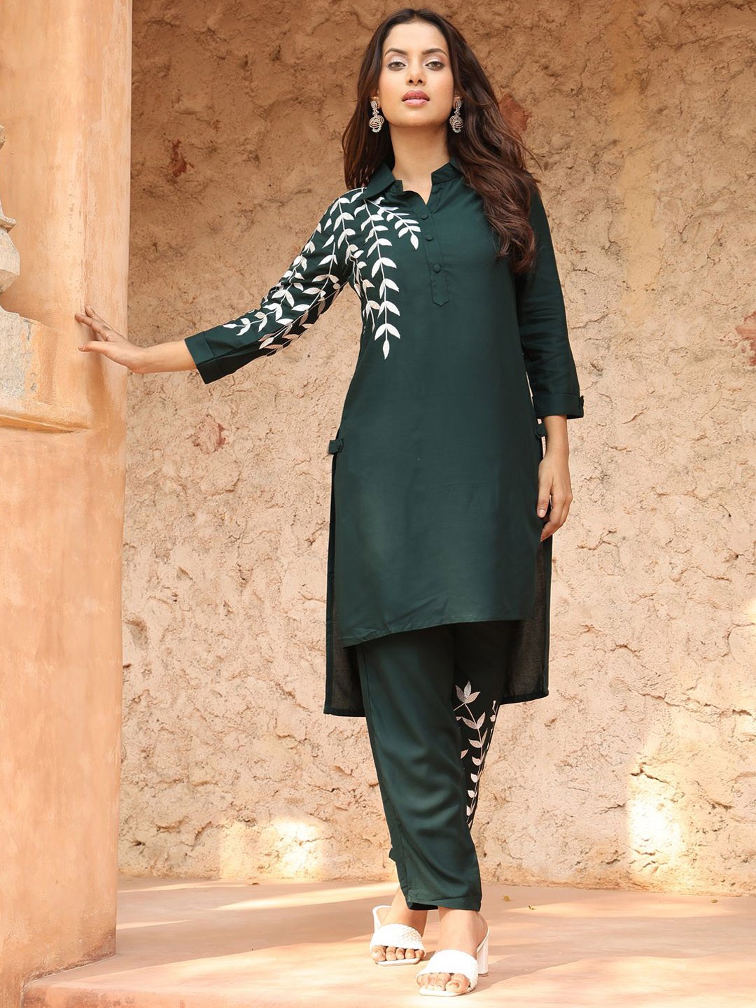

KIMAYRA Rayon Calf Length Printed A-Line 3/4 Sleeves Shirt Collar- Kurta Suit Set, Green
