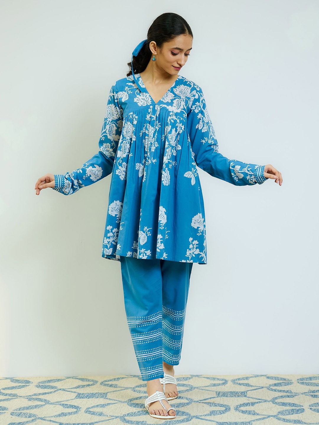 

Rustorange Layla Floral Printed Churidar Sleeves Pure Cotton Tunic & Trouser, Blue