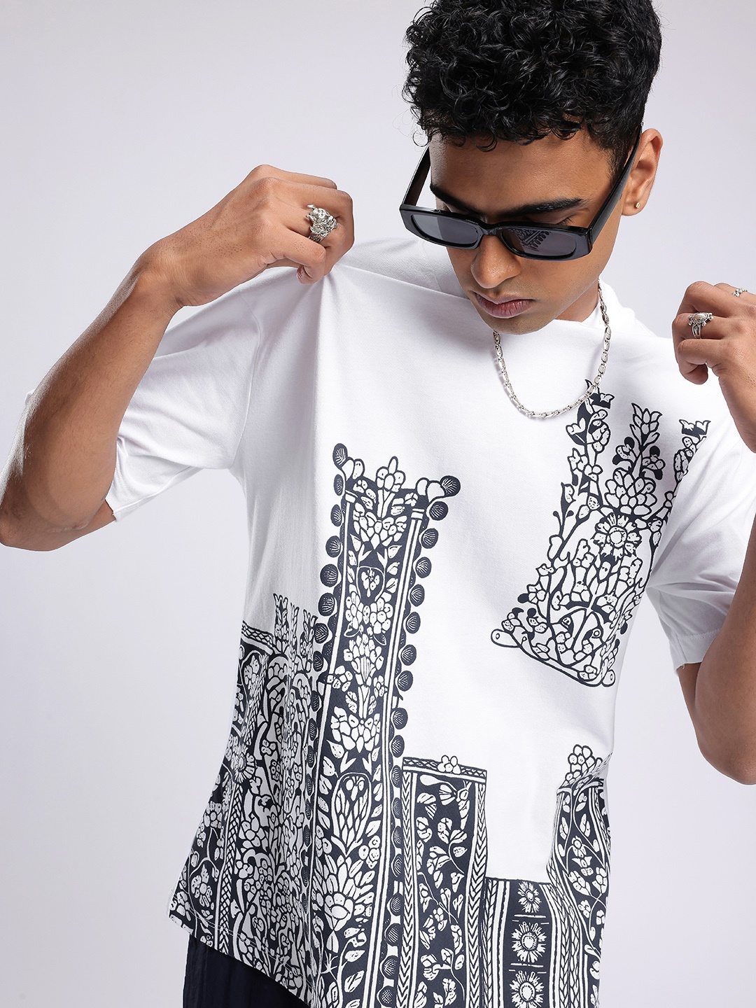 

glitchez Urban Dope Printed Oversized T-shirt, White