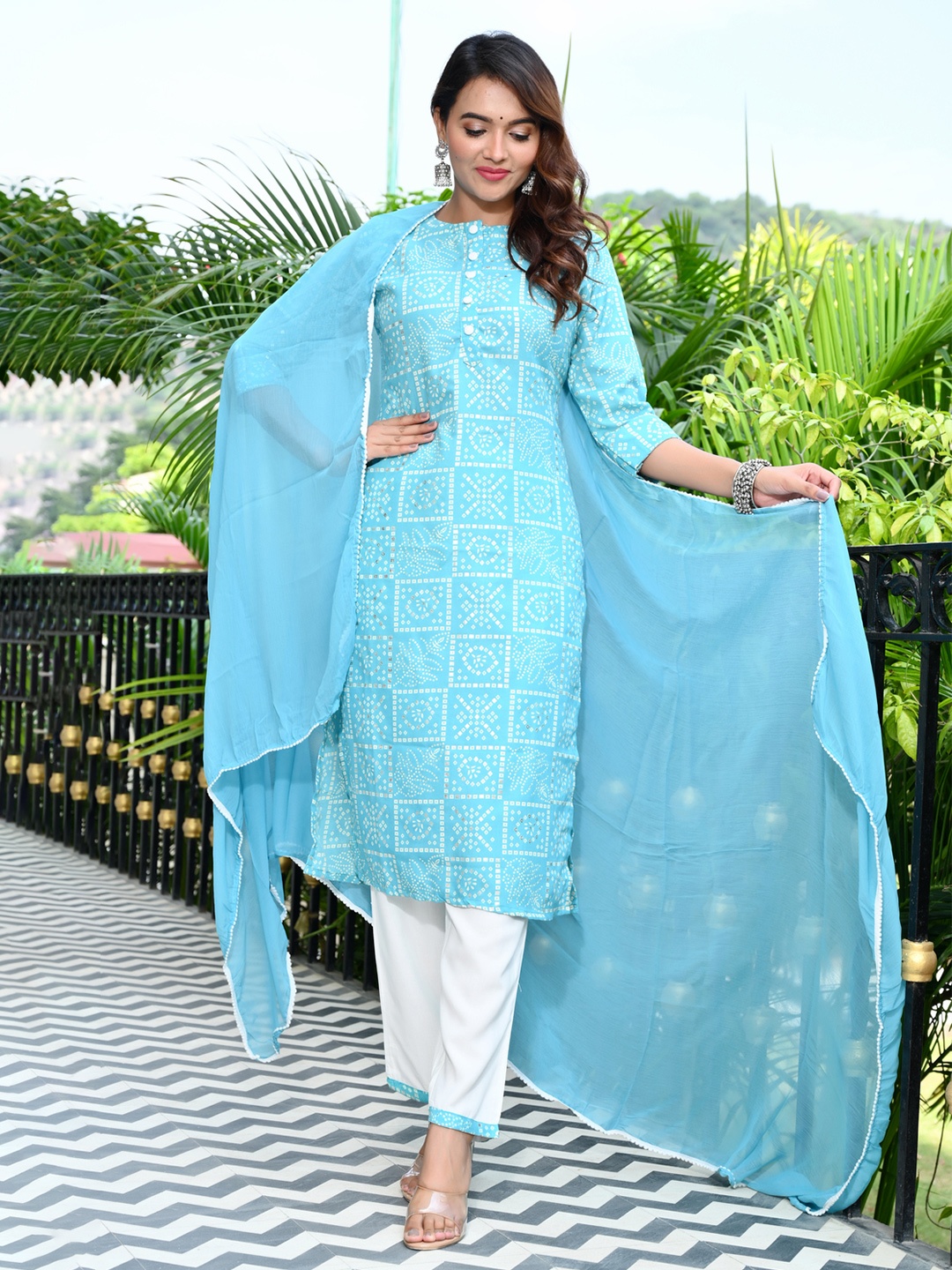 

DIVASTRI Bandhani Printed Round Neck Pure Cotton Kurta With Trousers & Dupatta, Blue