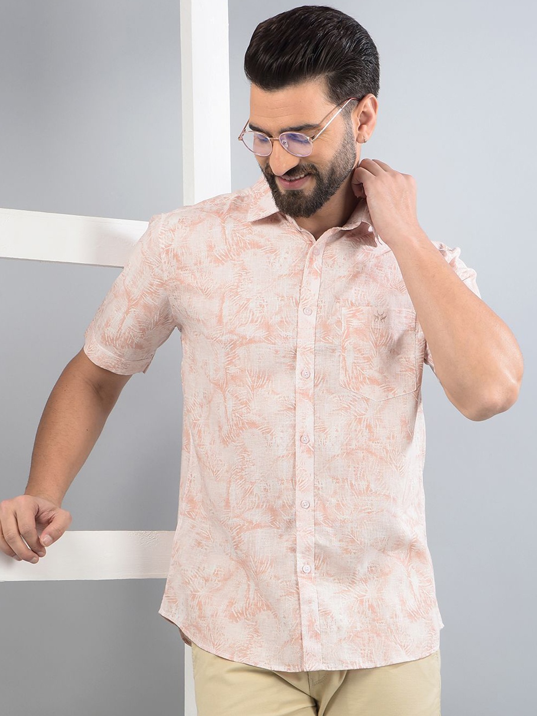 

Crimsoune Club Men Classic Slim Fit Floral Opaque Printed Casual Shirt, Peach