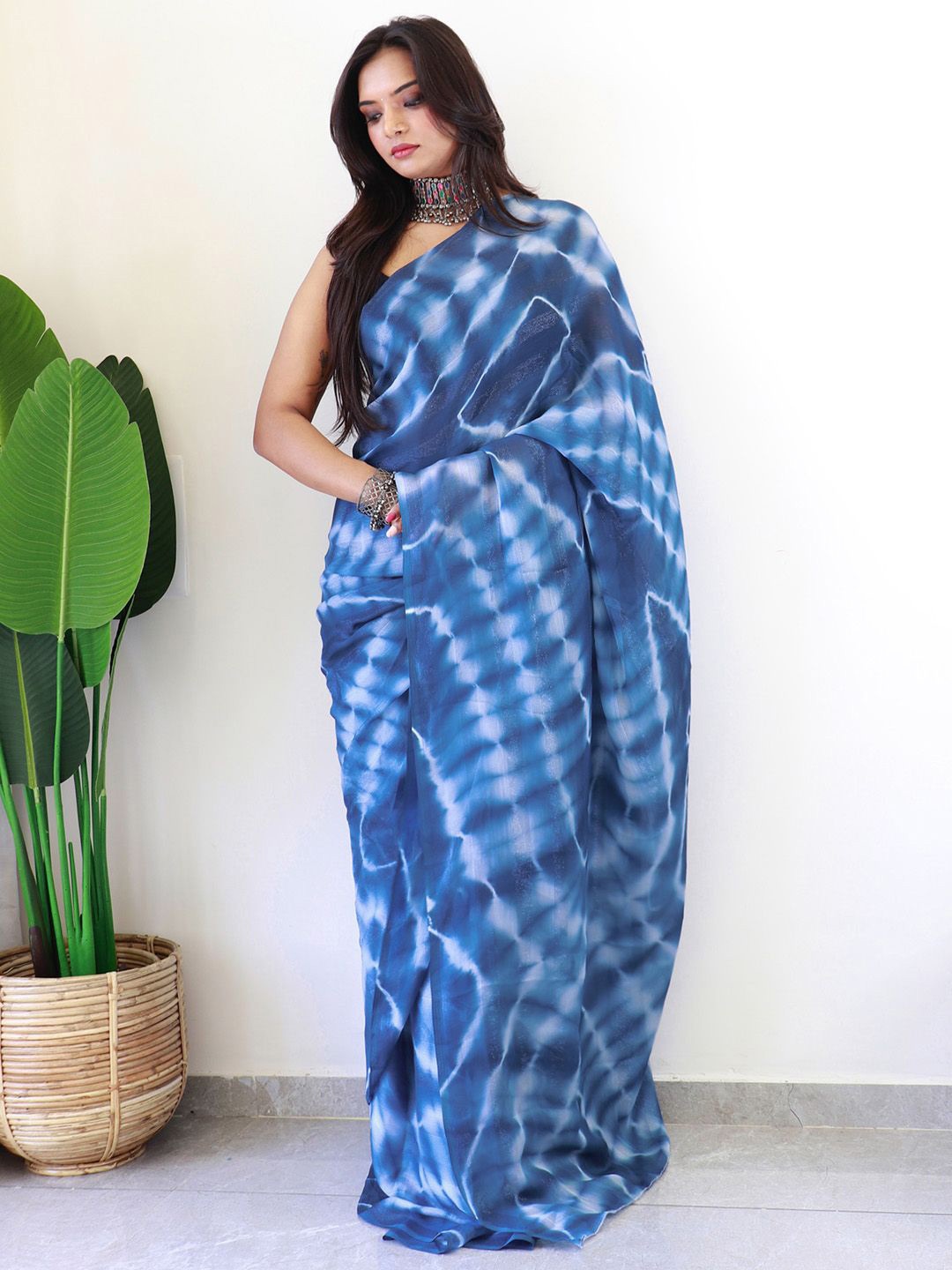 

Mitera Tie and Dye Poly Georgette Ready to Wear Saree, Blue