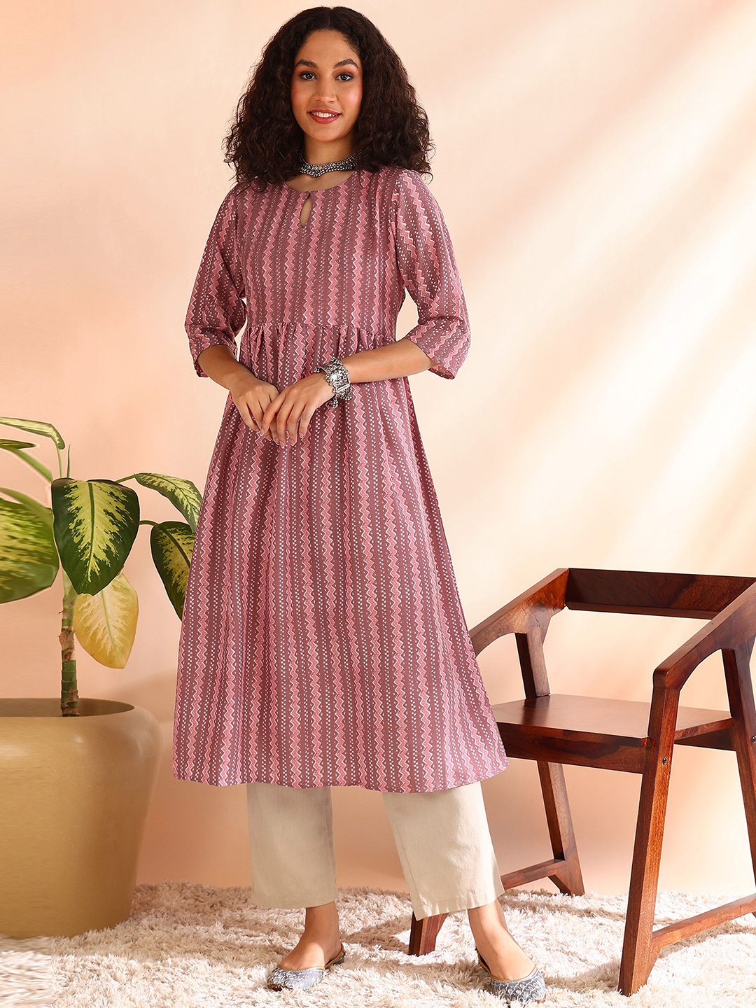 

DIVASTRI Geometric Printed Keyhole Neck A-Line Kurta With Trousers, Brown