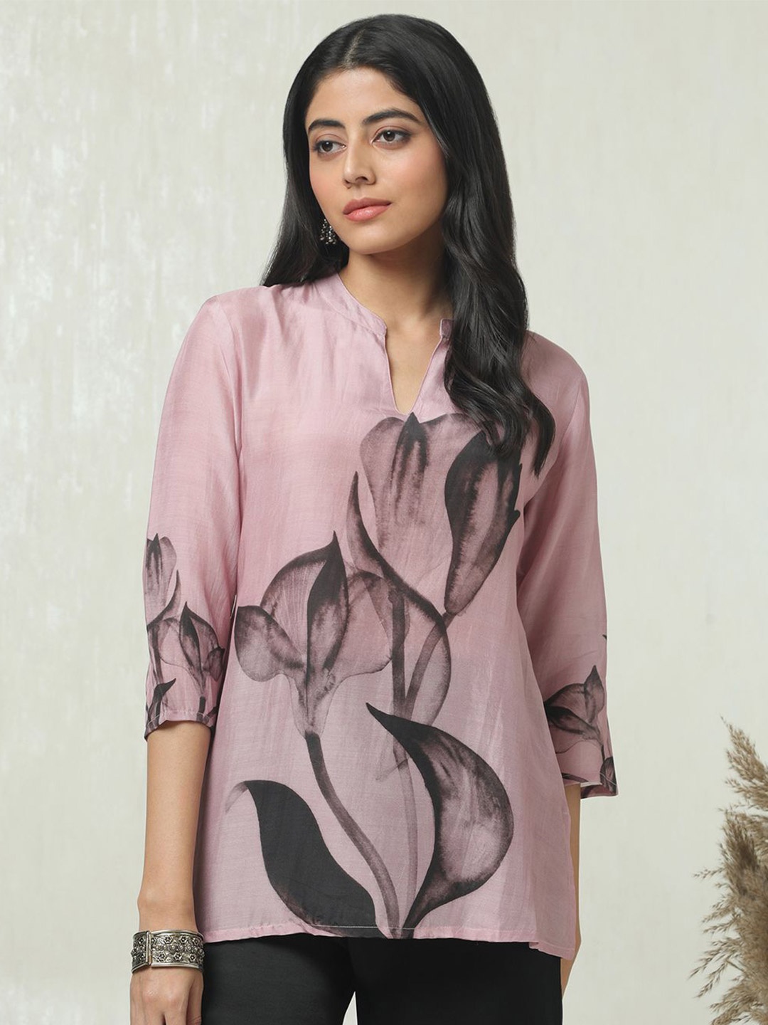 

Soch Mandarin Collar Printed Tunic, Pink
