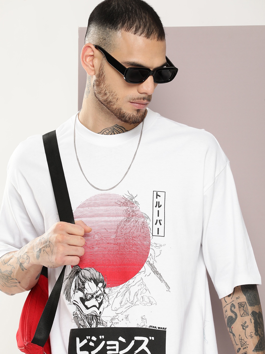 

Kook N Keech Star Wars Printed Drop-Shoulder Sleeves Pure Cotton Oversized T-shirt, White