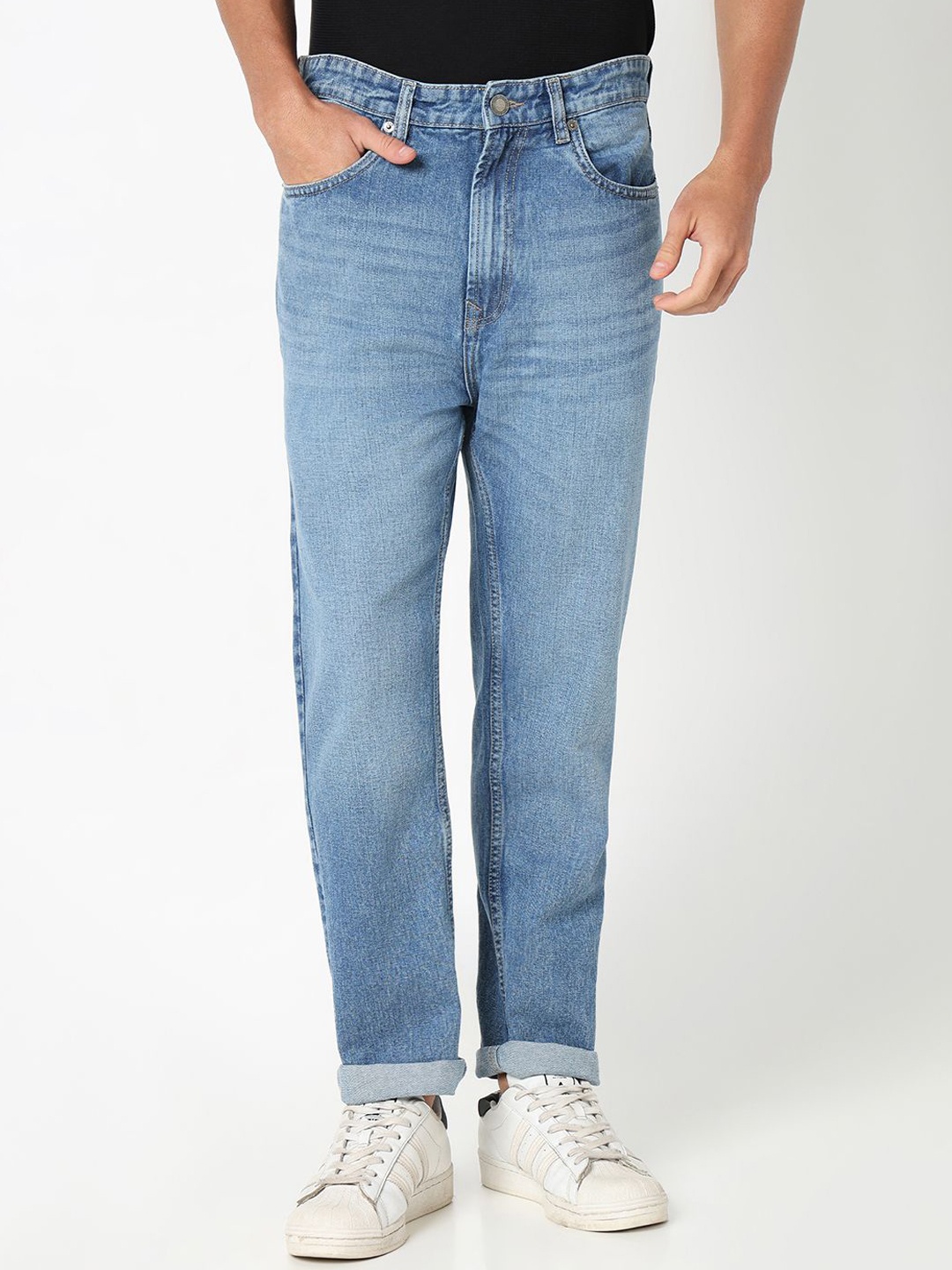 

R&B Men Relaxed Fit Light Fade Jeans, Blue