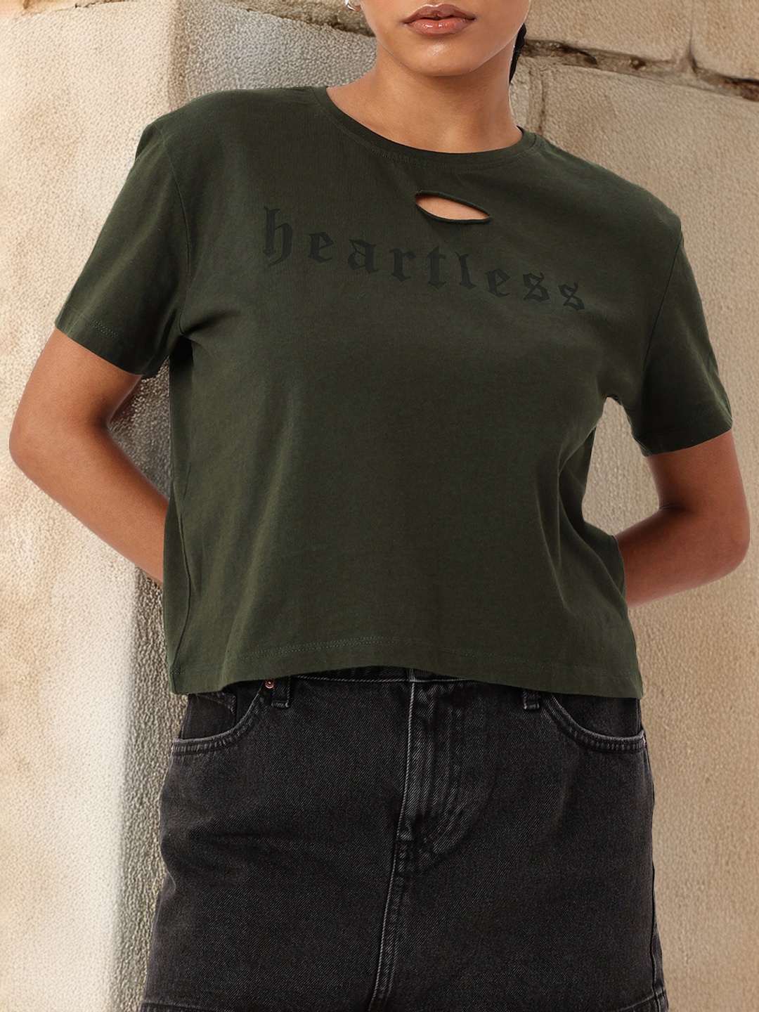 

DressBerry Cold Messy Cut Out Printed Relaxed Fit T-shirt, Olive