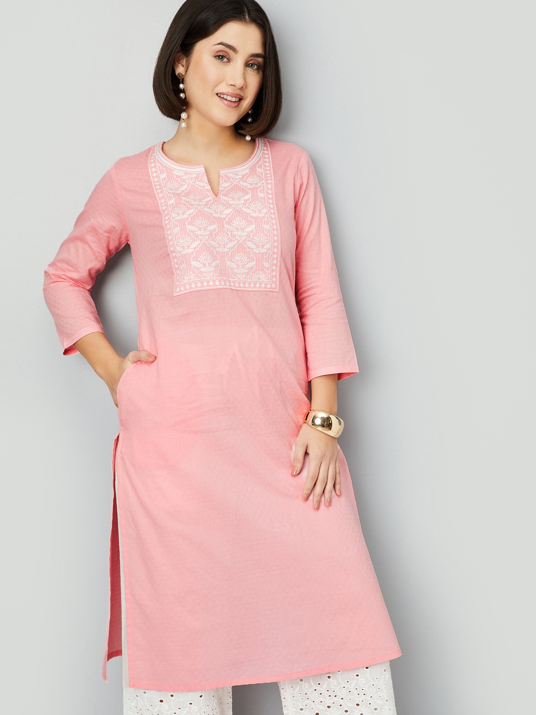 

max Floral Yoke Design Notch Neck Cotton Straight Kurta, Pink