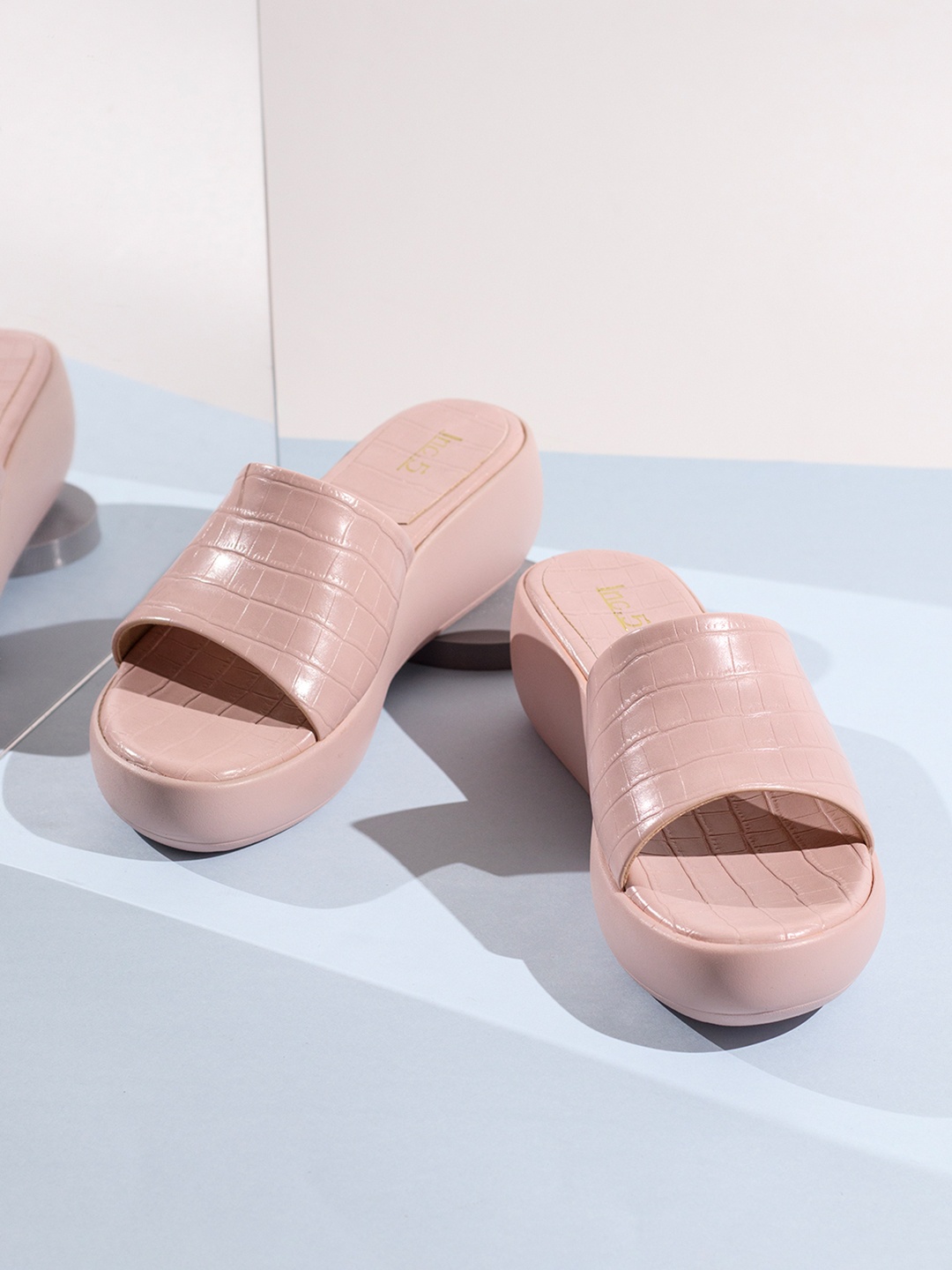

Inc 5 Party Wedge Sandals, Peach