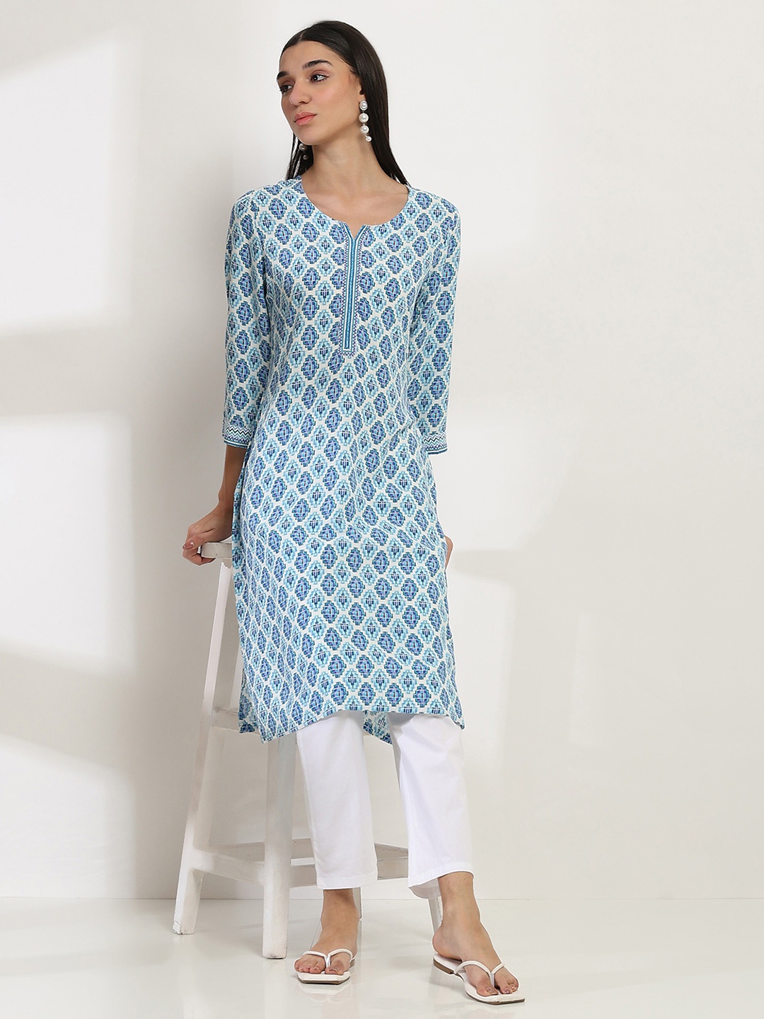 

Rangriti Floral Printed Notch--Neck Cotton Straight Kurta, White